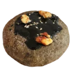 Cookie artisanal au sésame noir et noix, pâtisserie japonaise faite maison à Martigny.